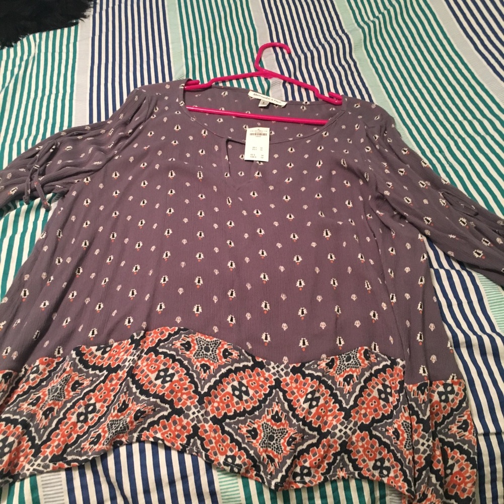 Brand new never worn Abercrombie & Fitch top.